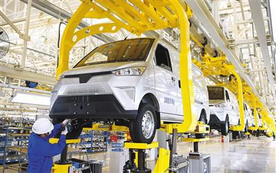 我國汽車產業金秋再傳捷報 新能源汽車產量與整車出口實現高速增長